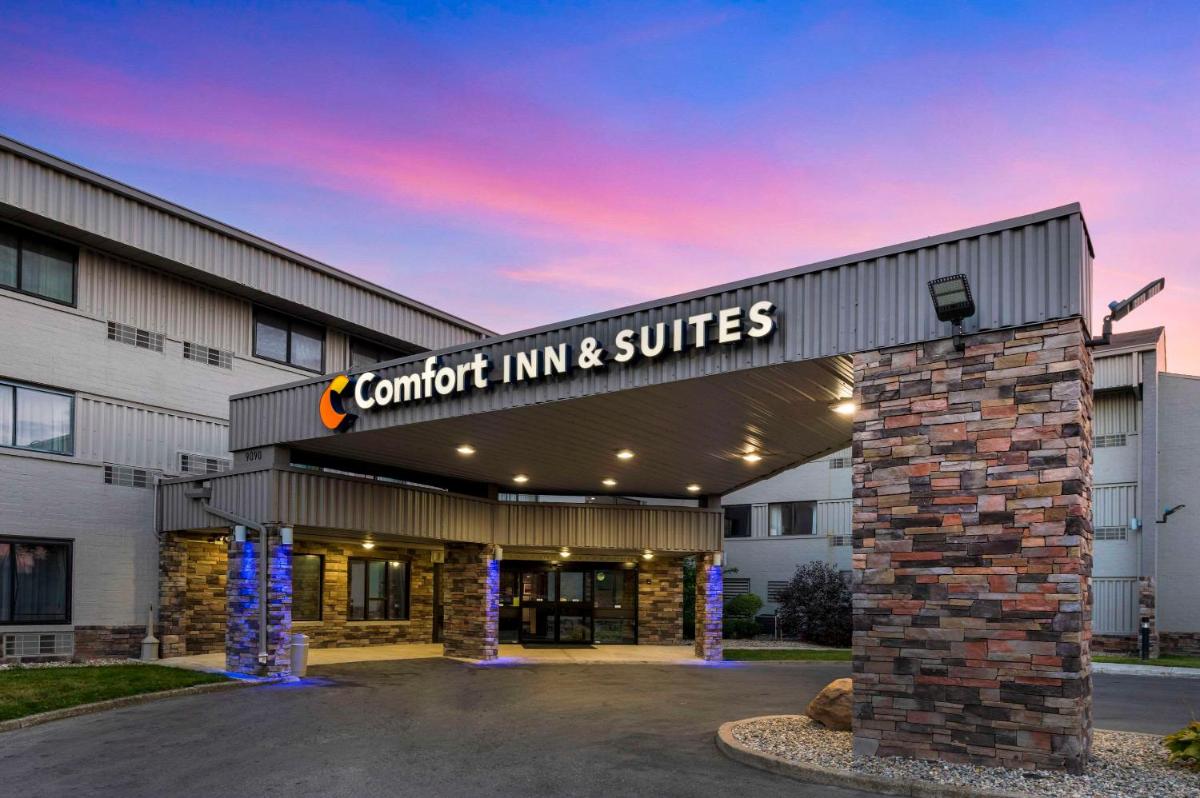 Comfort Inn & Suites North at the Pyramids - main image