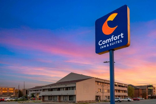 Comfort Inn & Suites North at the Pyramids - image 12