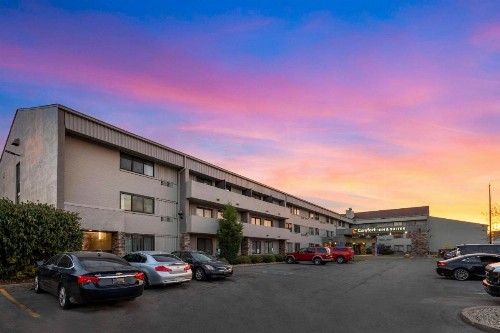 Comfort Inn & Suites North at the Pyramids - image 15