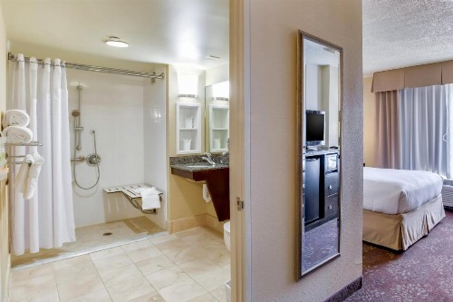 Holiday Inn Indianapolis North-Carmel an IHG Hotel - image 18