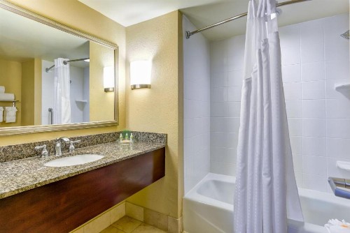 Holiday Inn Indianapolis North-Carmel an IHG Hotel - image 32