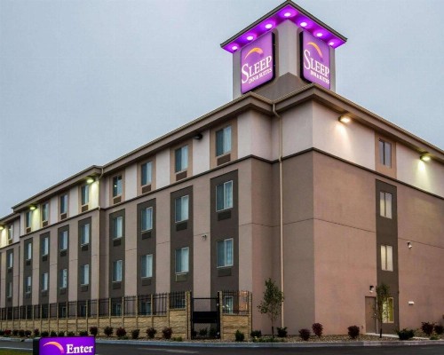 Sleep Inn & Suites And Conference Center Downtown - image 1