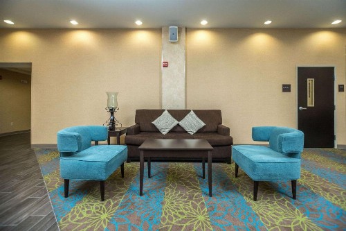 Sleep Inn & Suites And Conference Center Downtown - image 4