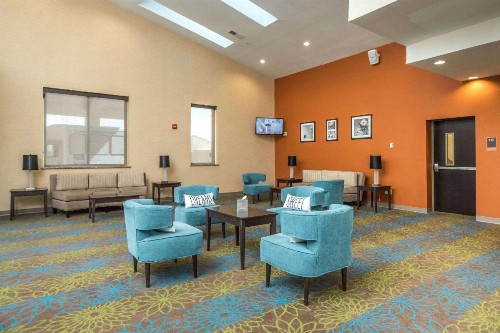 Sleep Inn & Suites And Conference Center Downtown - image 8