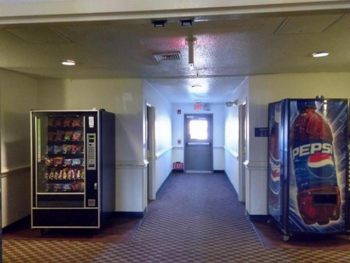 InTown Suites Extended Stay Indianapolis IN - Traders Point - image 9