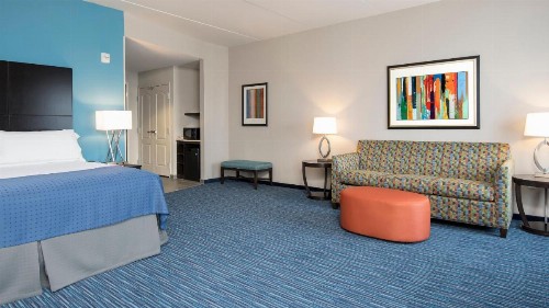Holiday Inn Indianapolis Airport an IHG Hotel - image 2