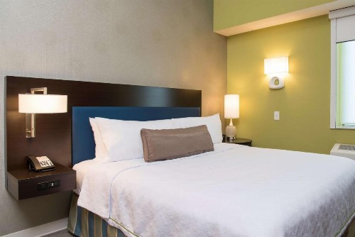 Home2 Suites by Hilton Indianapolis Downtown - image 13