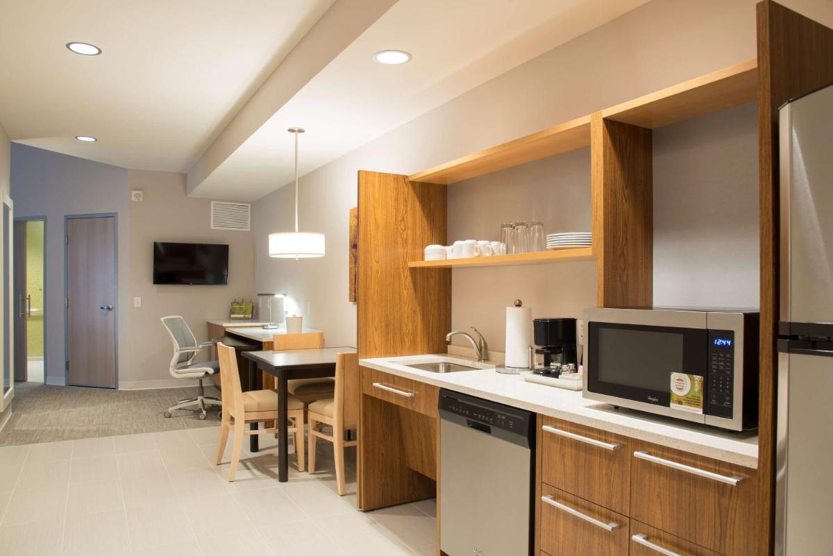 Home2 Suites by Hilton Indianapolis Downtown - image 5