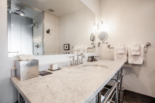 Ironworks Hotel Indy - image 40