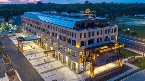 Ironworks Hotel Indy - image 9