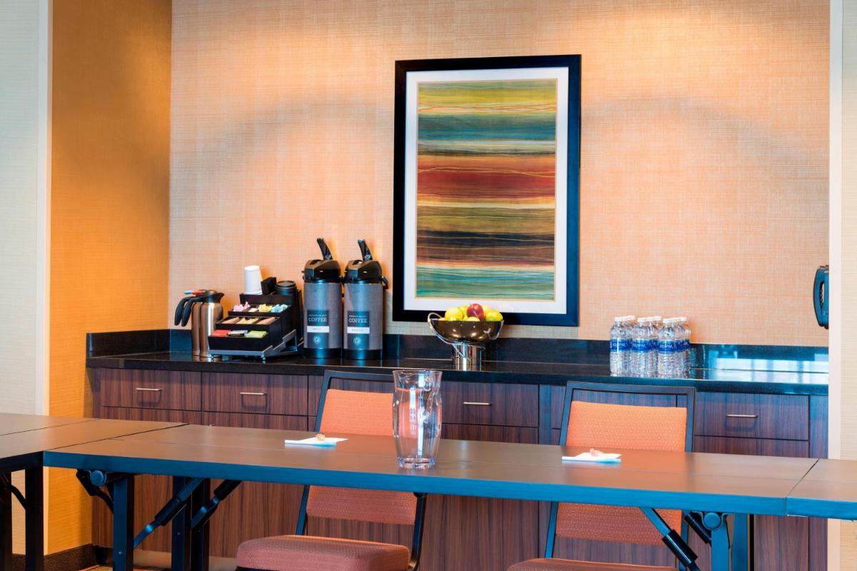 Fairfield Inn & Suites by Marriott Indianapolis Fishers - image 3