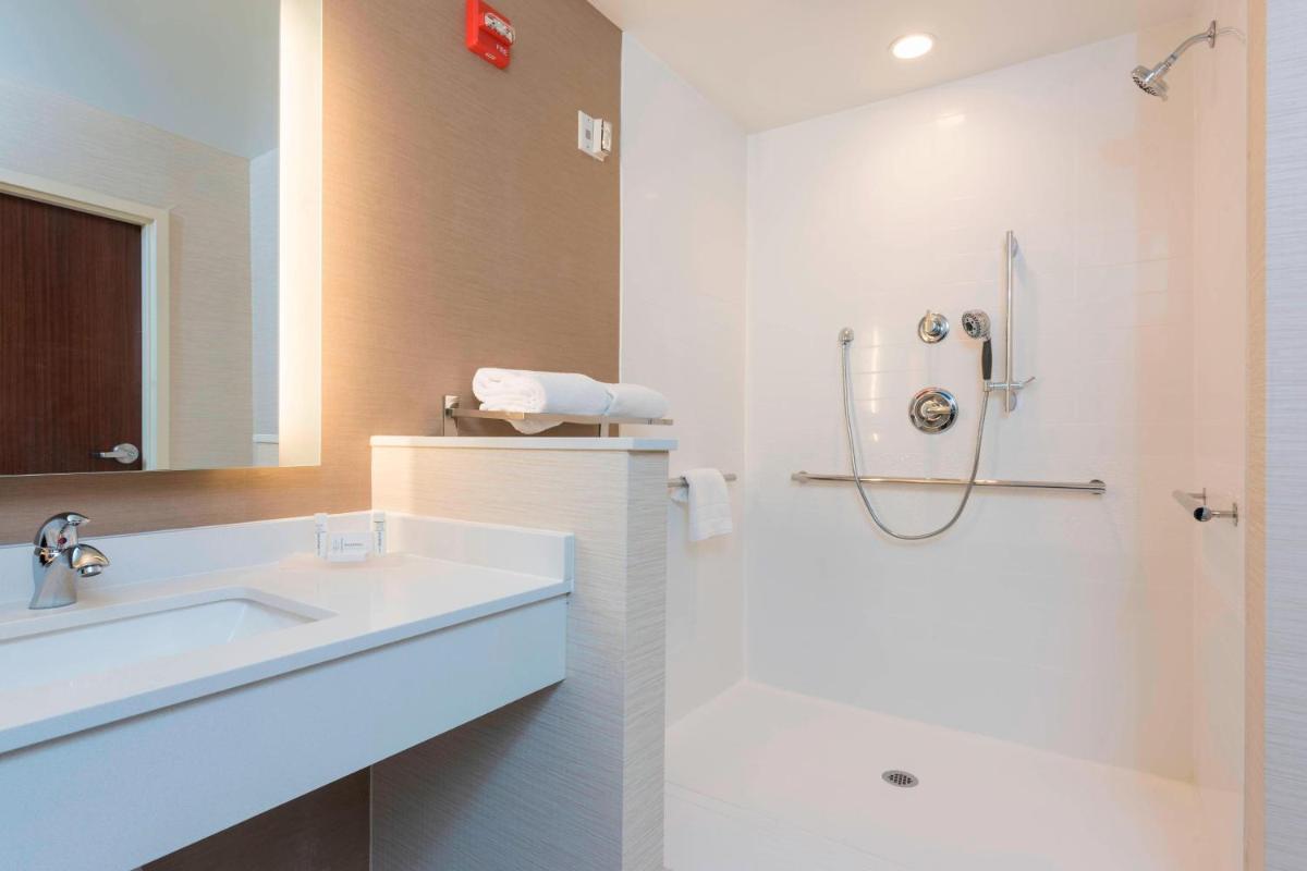 Fairfield Inn & Suites by Marriott Indianapolis Fishers - image 6