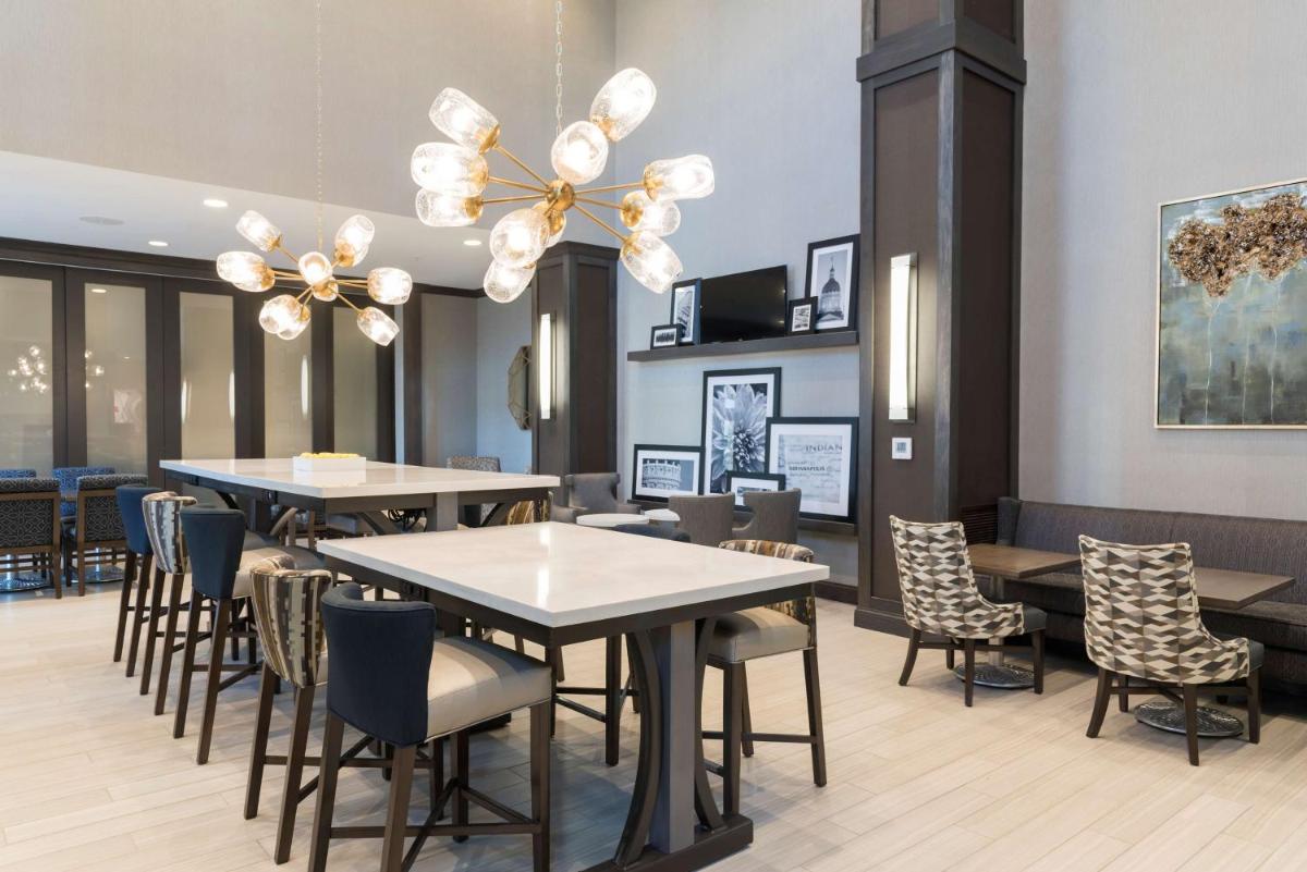 Hampton Inn & Suites Indianapolis-Keystone IN - image 4