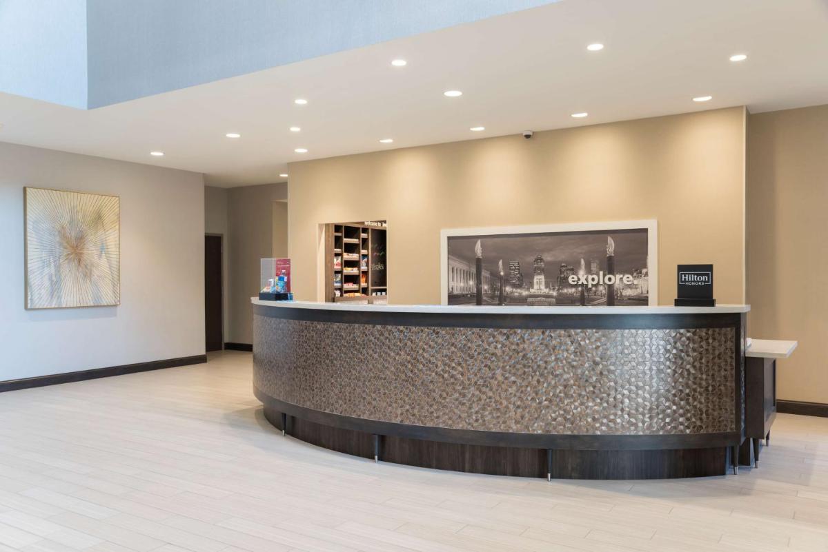 Hampton Inn & Suites Indianapolis-Keystone IN - image 5