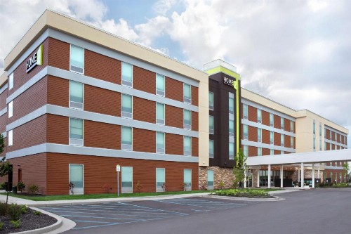 Home2 Suites By Hilton Indianapolis Greenwood - image 2