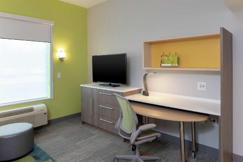 Home2 Suites By Hilton Indianapolis Airport - image 15