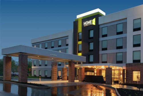 Home2 Suites By Hilton Indianapolis Airport - image 2
