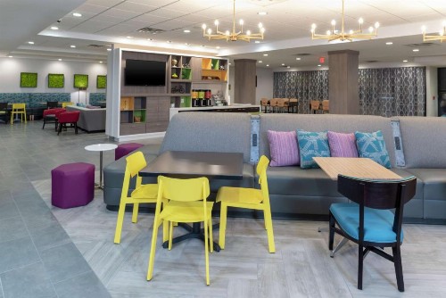 Home2 Suites By Hilton Indianapolis Airport - image 6