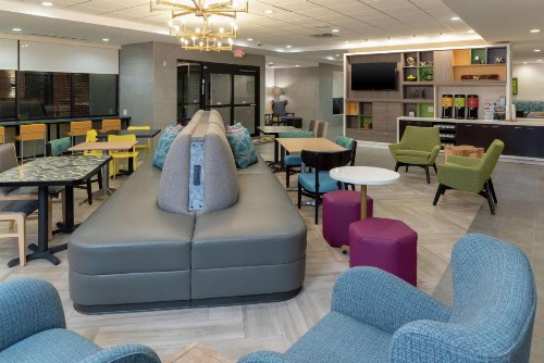 Home2 Suites By Hilton Indianapolis Airport - image 7