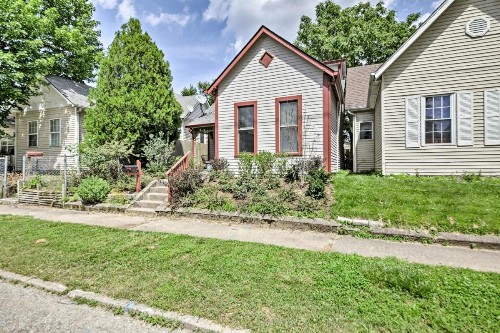 Updated Indianapolis Home Walk to Lucas Oil!