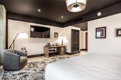 Bottleworks Hotel - image 8