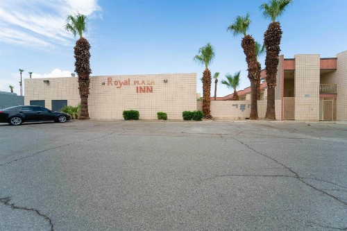 Royal Plaza Inn - image 13