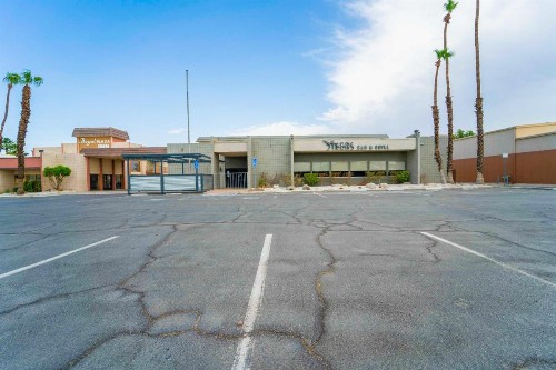 Royal Plaza Inn - image 25
