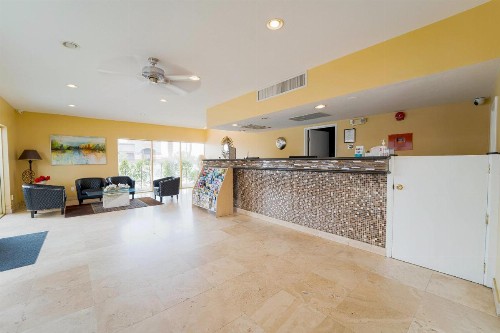 Royal Plaza Inn - image 31