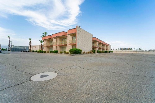 Royal Plaza Inn - image 36