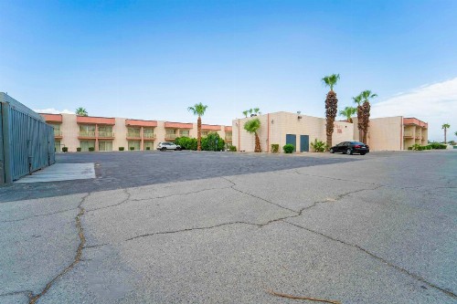 Royal Plaza Inn - image 37