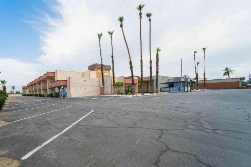 Royal Plaza Inn - image 38