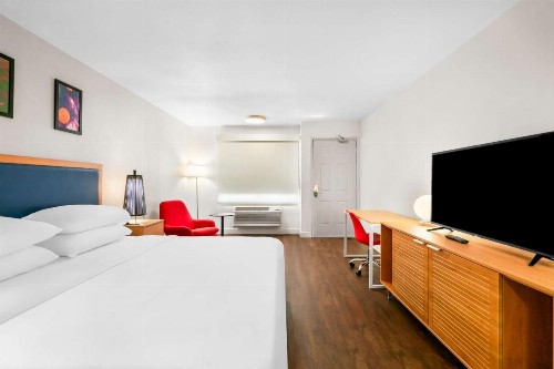 Quality Inn & Suites Indio I-10 - image 19
