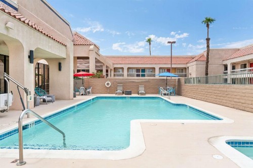 Quality Inn & Suites Indio I-10 - image 35