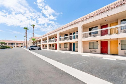 Quality Inn & Suites Indio I-10 - image 4