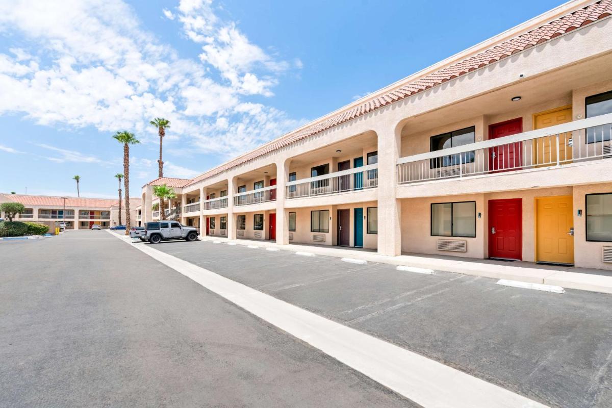 Quality Inn & Suites Indio I-10 - image 4