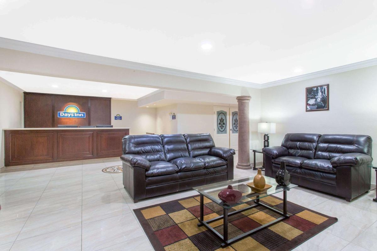 Days Inn by Wyndham Indio - image 2