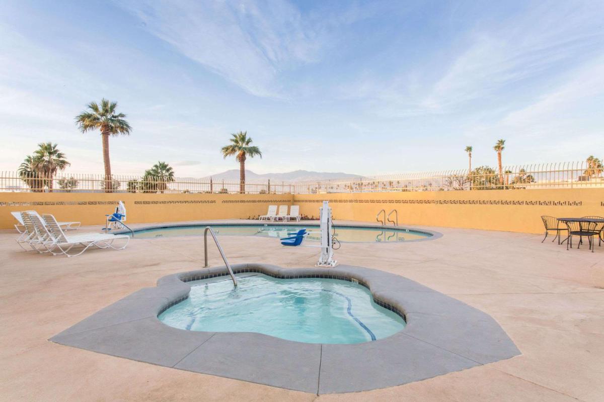 Days Inn by Wyndham Indio - image 4