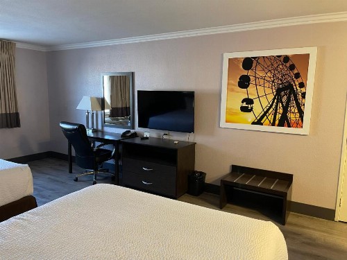 Days Inn by Wyndham Indio - image 40