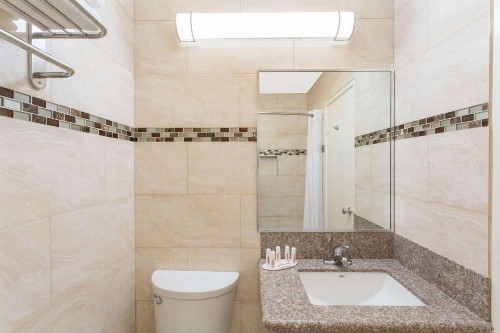 Days Inn by Wyndham Indio - image 5
