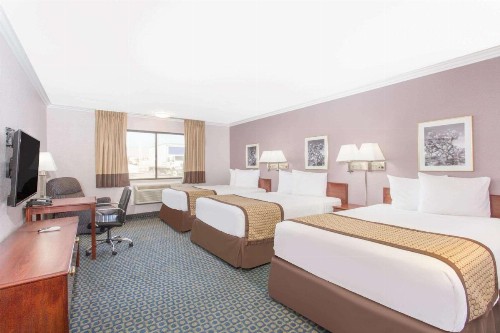 Days Inn by Wyndham Indio - image 6