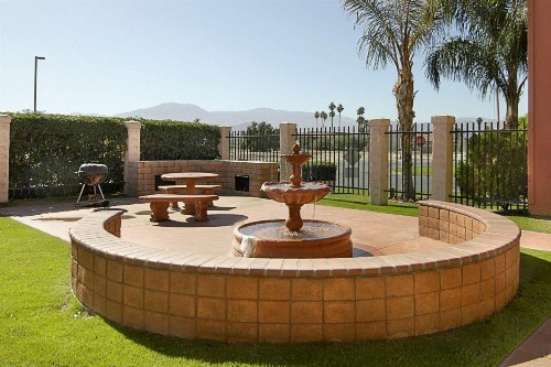 Super 8 by Wyndham Indio - image 21