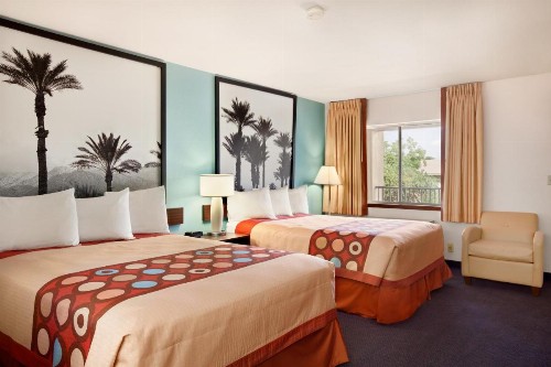Super 8 by Wyndham Indio - image 29