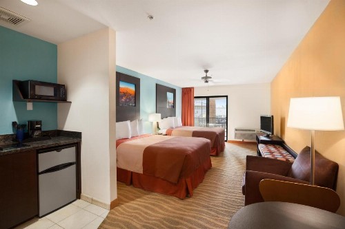 Super 8 by Wyndham Indio - image 35