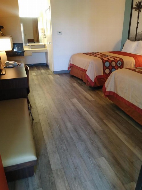 Super 8 by Wyndham Indio - image 36