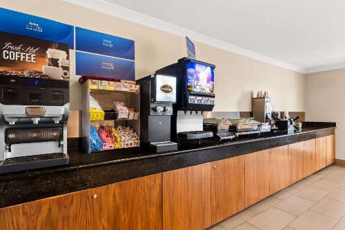 Best Western Date Tree Hotel - image 12