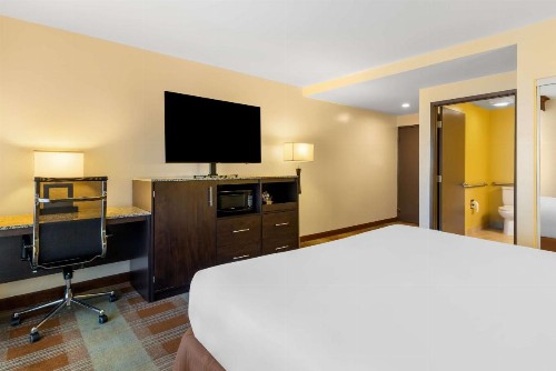 Best Western Date Tree Hotel - image 24