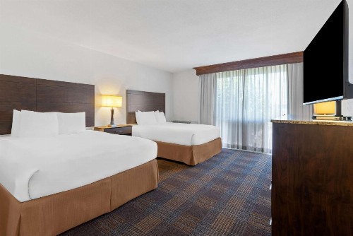 Best Western Date Tree Hotel - image 29