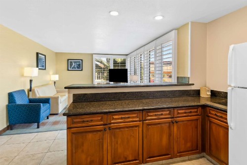 Best Western Date Tree Hotel - image 34