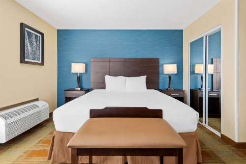 Best Western Date Tree Hotel - image 36