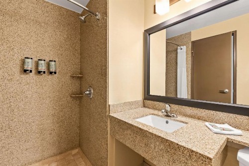 Best Western Date Tree Hotel - image 38